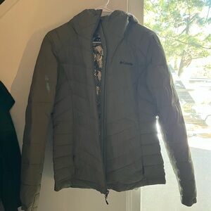 Columbia Women's Green Puffer Jacket
